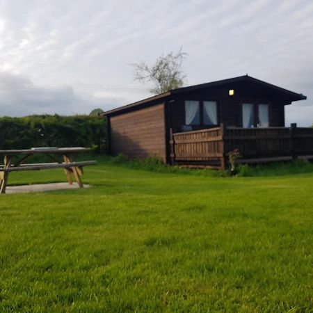 Country Bumpkin - Romantic Couples Stay In Oakhill Cabin Exterior foto