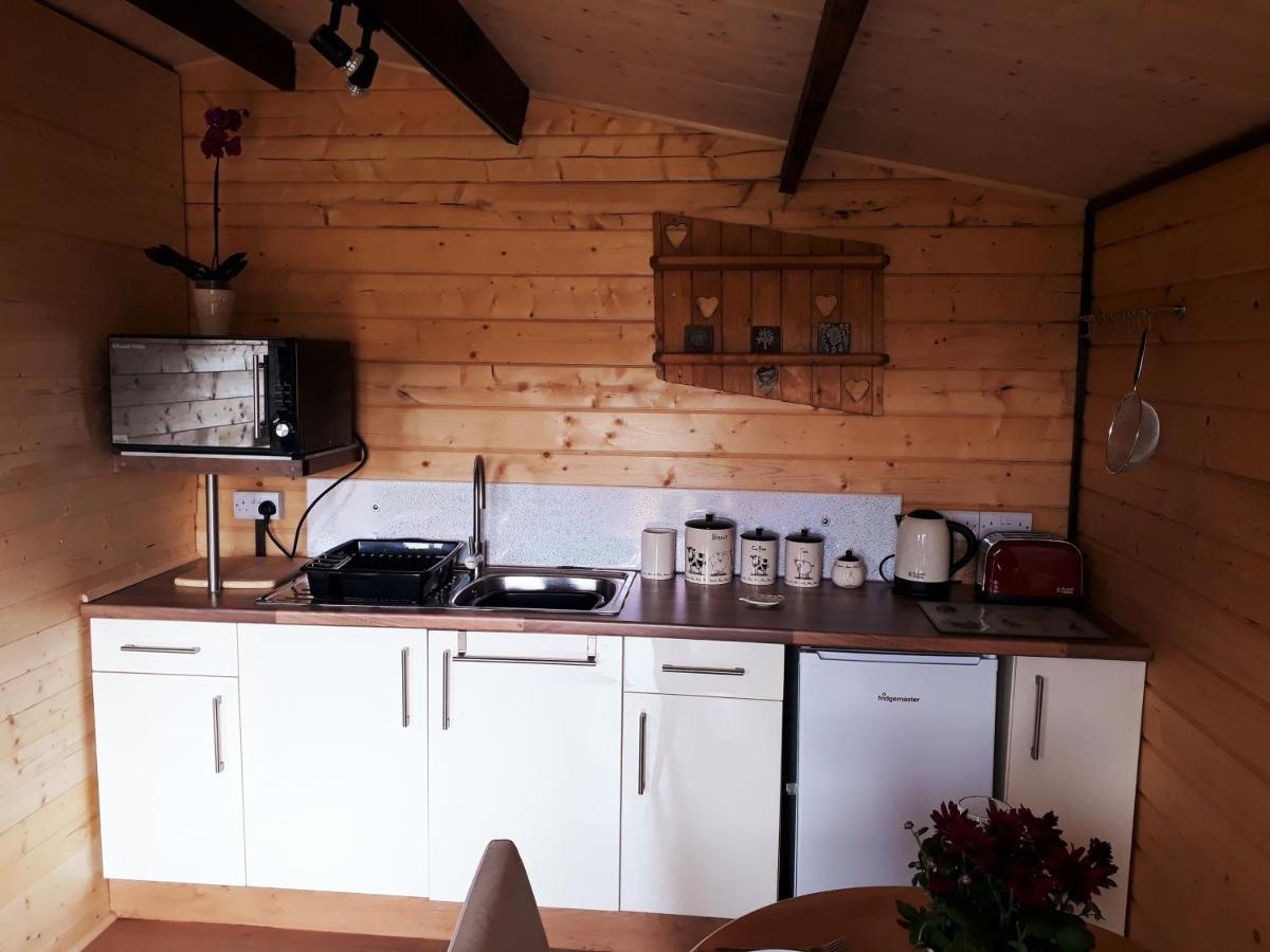 Country Bumpkin - Romantic Couples Stay In Oakhill Cabin Exterior foto