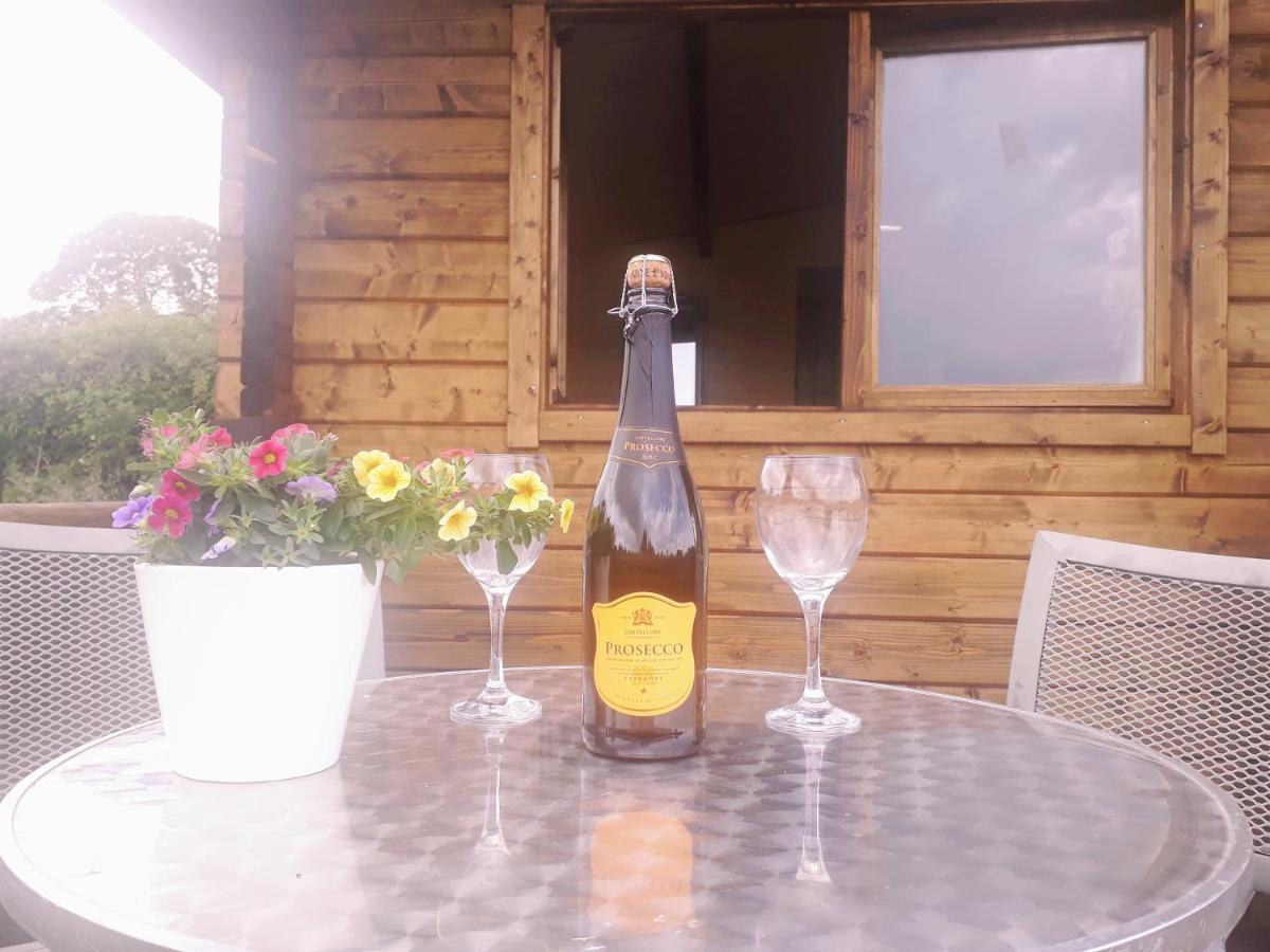 Country Bumpkin - Romantic Couples Stay In Oakhill Cabin Exterior foto