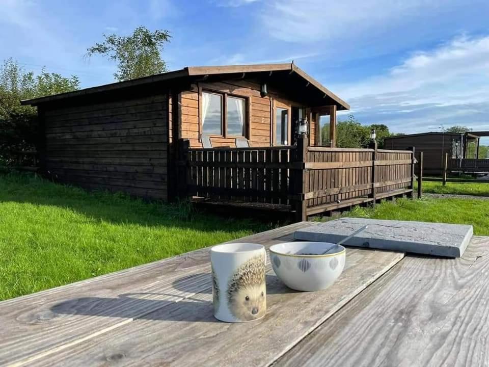 Country Bumpkin - Romantic Couples Stay In Oakhill Cabin Exterior foto