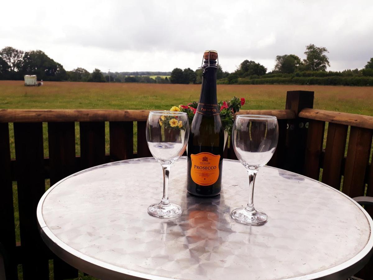 Country Bumpkin - Romantic Couples Stay In Oakhill Cabin Exterior foto