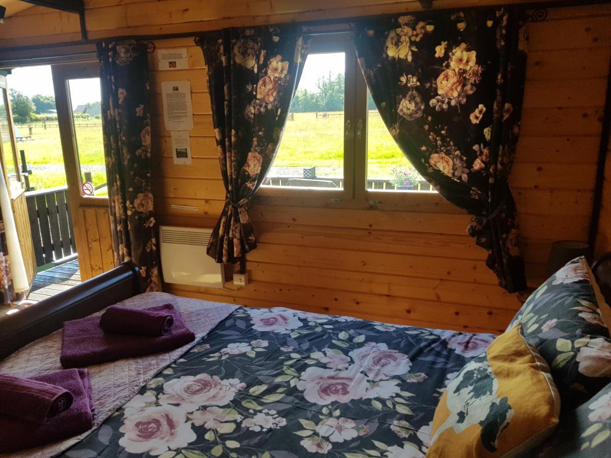 Country Bumpkin - Romantic Couples Stay In Oakhill Cabin Exterior foto
