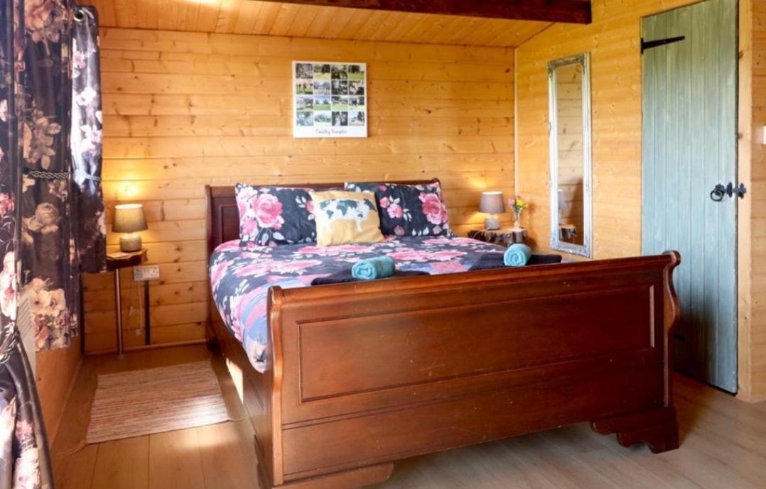 Country Bumpkin - Romantic Couples Stay In Oakhill Cabin Exterior foto