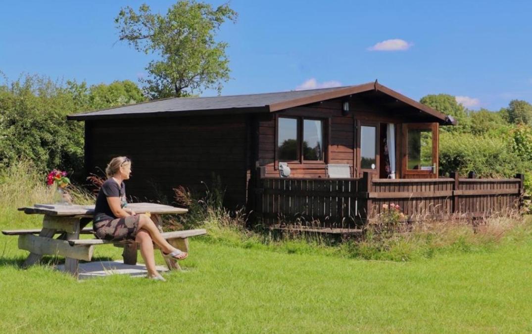 Country Bumpkin - Romantic Couples Stay In Oakhill Cabin Exterior foto